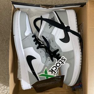 Nike gray mid jordan 1